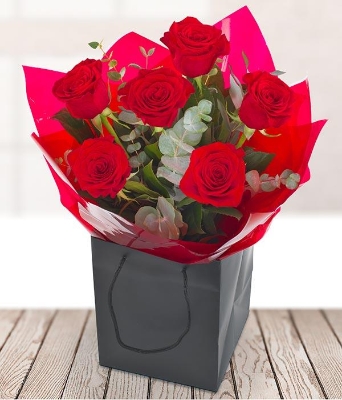 Six Luxury Red Roses
