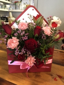 Valentines Fresh Envelop Flowers (Red)